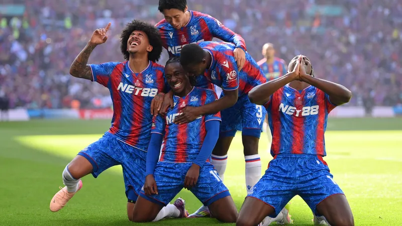 Trận đấu giữa Crystal Palace và Man City - "Crystal Palace" vs
